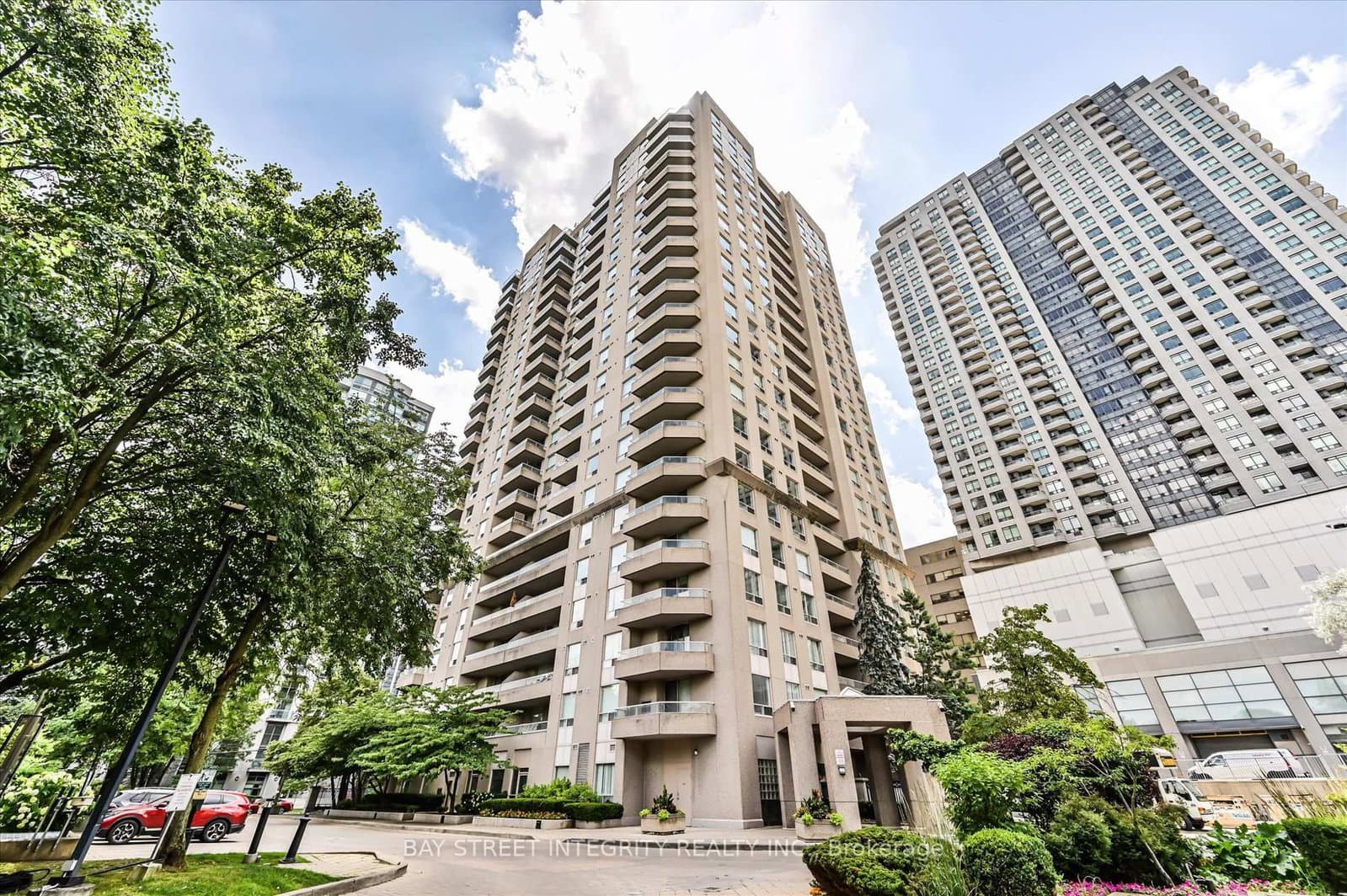 18 Hillcrest Avenue, Unit 602 - Image 2