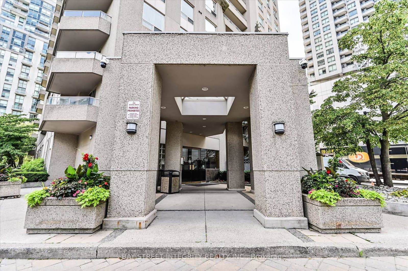 18 Hillcrest Avenue, Unit 602 - Image 3