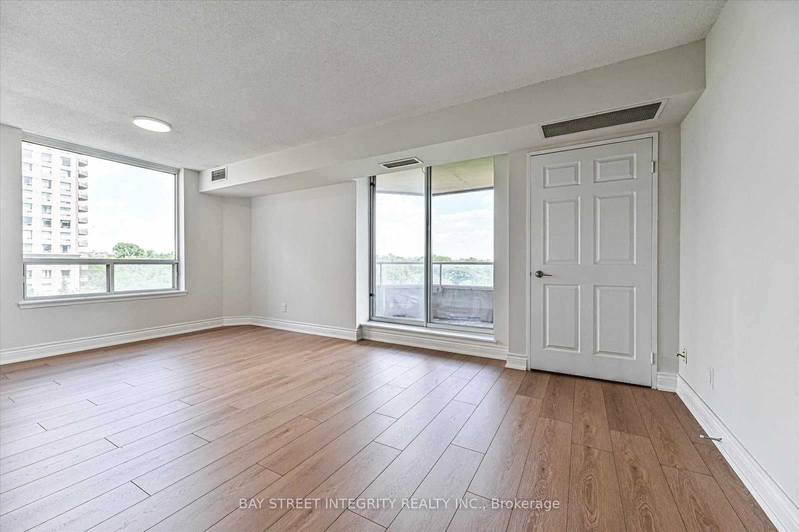 18 Hillcrest Avenue, Unit 602 - Image 4