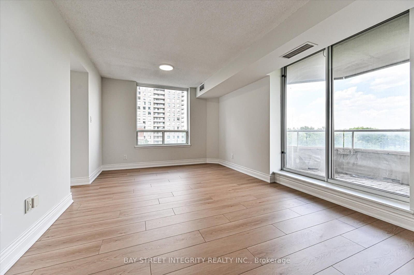 18 Hillcrest Avenue, Unit 602 - Image 5