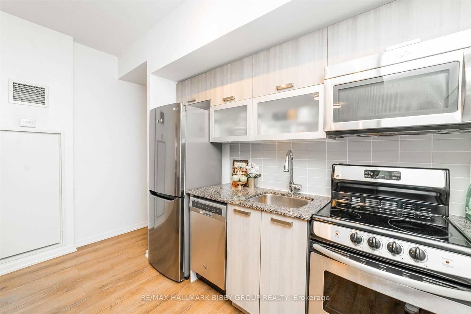 68 Abell Street, Unit 622 - Image 4
