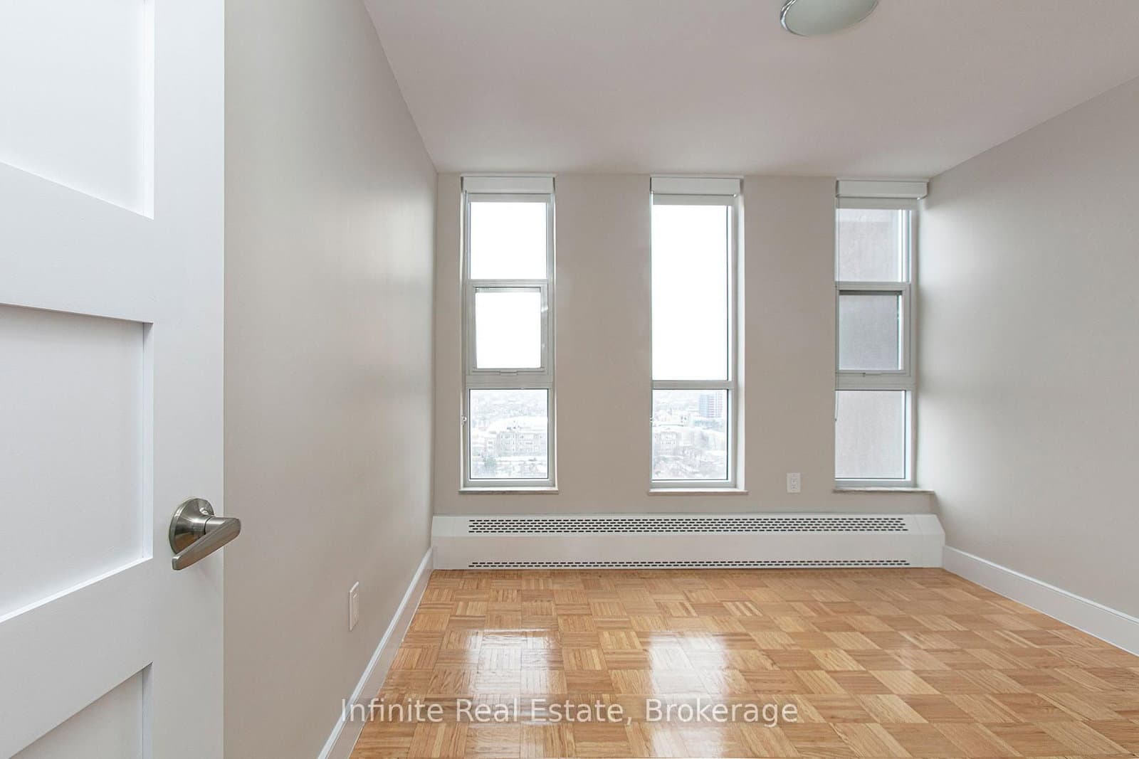 666 Spadina Avenue, Unit 403 - Image 3