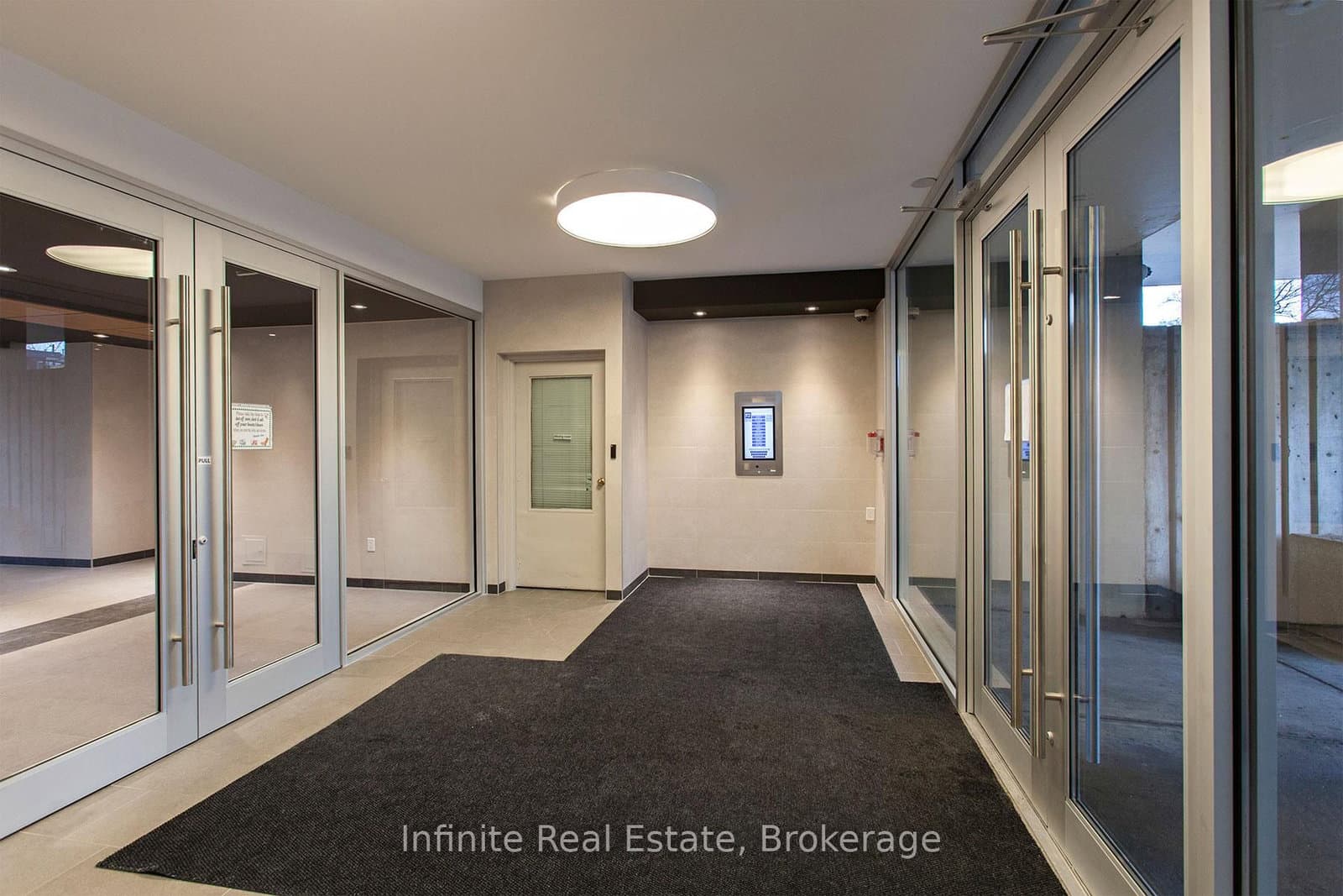 666 Spadina Avenue, Unit 403 - Image 4