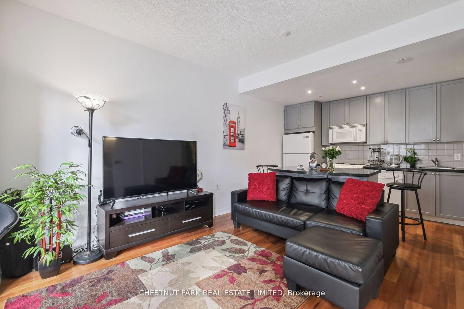 85 Bloor Street E, Unit 1014 - Image 6