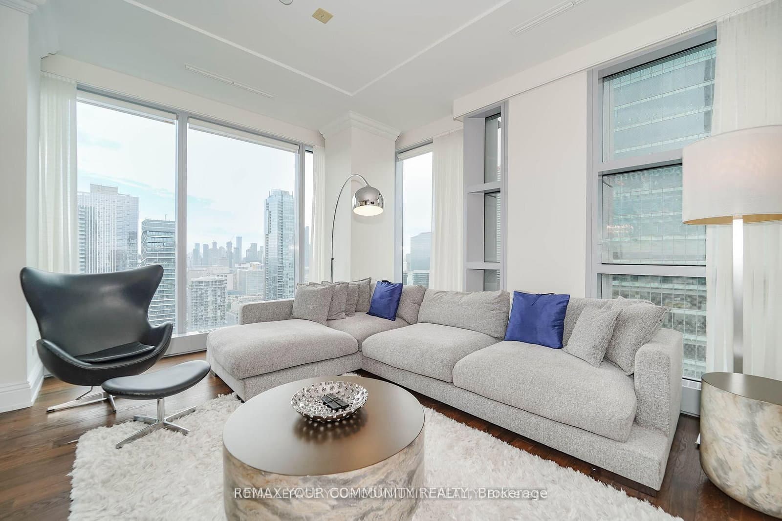 183 Wellington Street W, Unit 3903 - Image 6