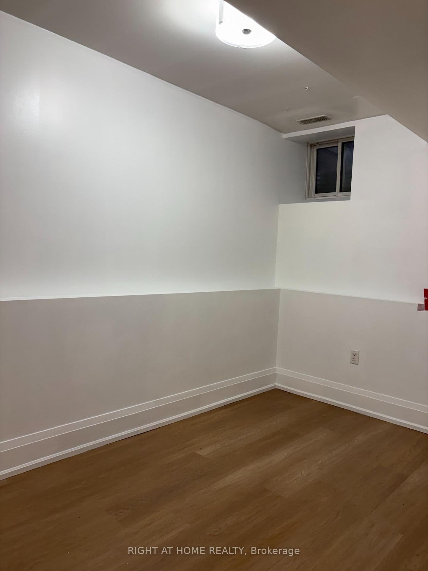 186 Mutual Street, Unit Main - Image 5