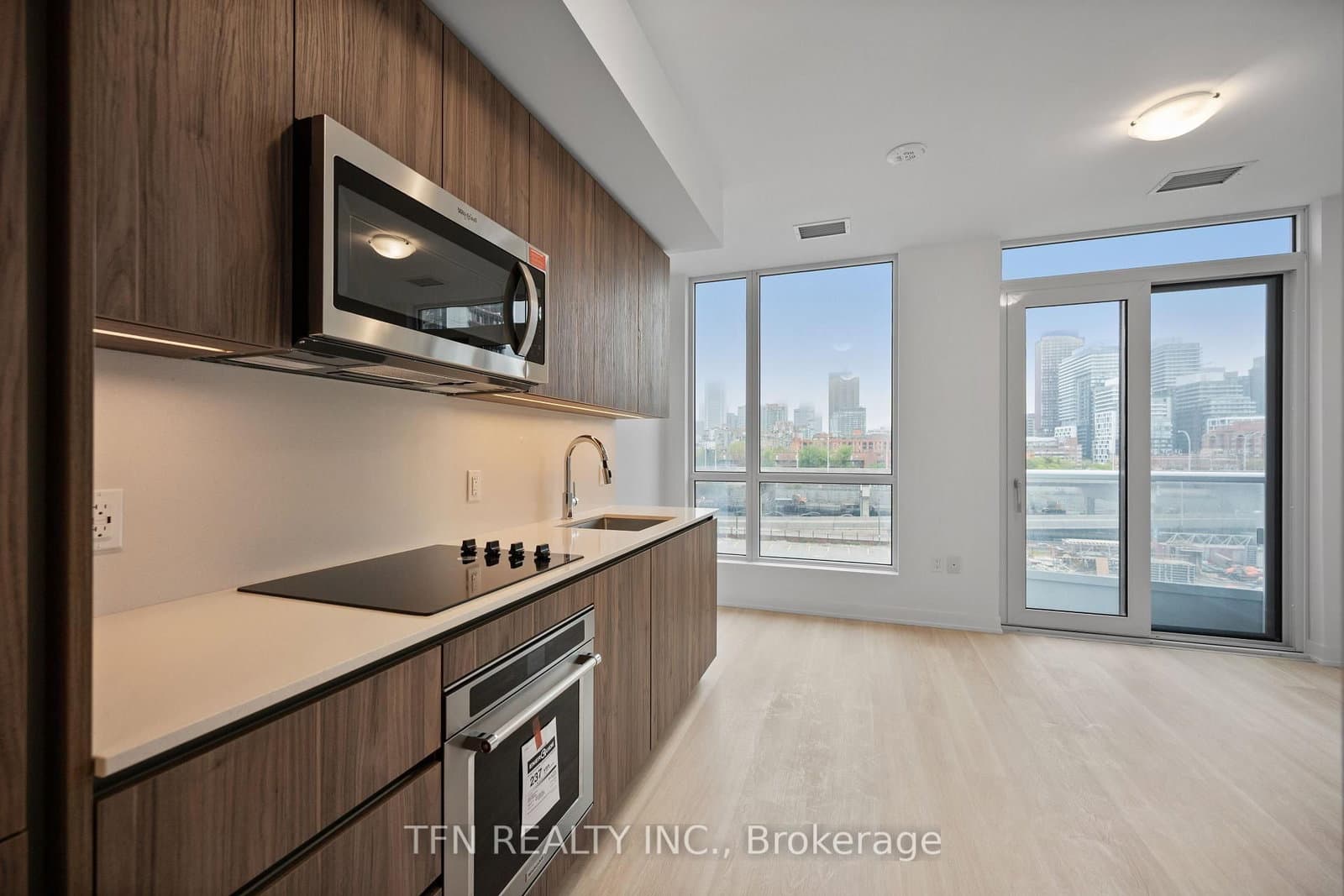 15 Richardson Street, Unit 504 - Image 2