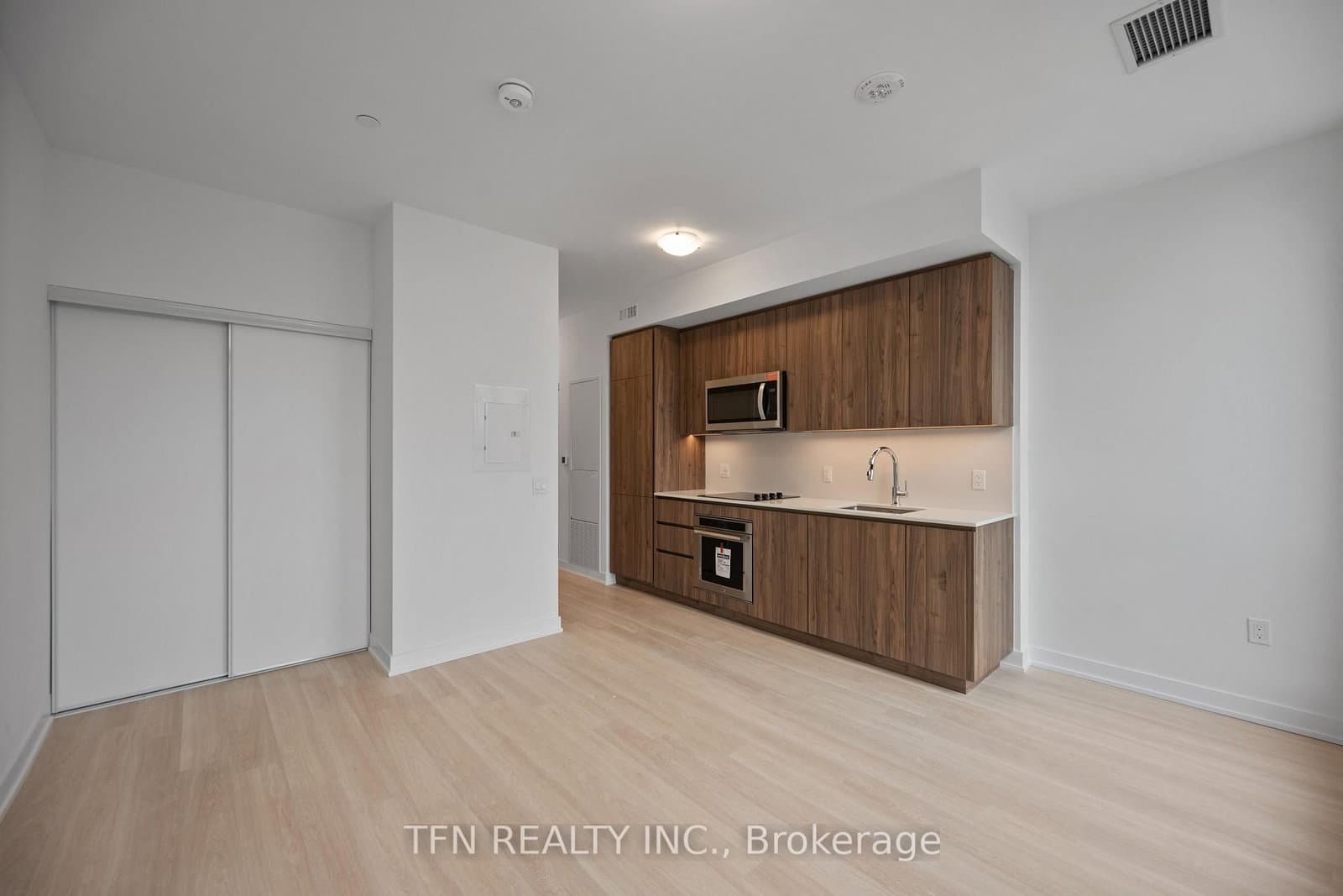 15 Richardson Street, Unit 504 - Image 5