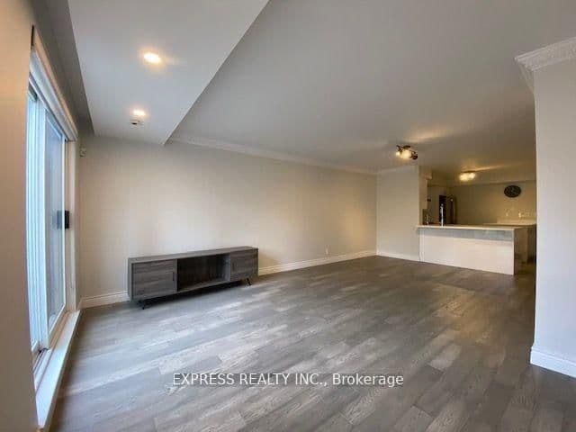 28 Sommerset Way, Unit 1639 - Image 2