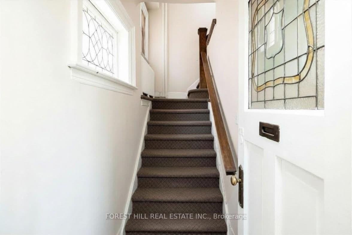 303 Lonsdale Road, Unit 3rd - Image 2