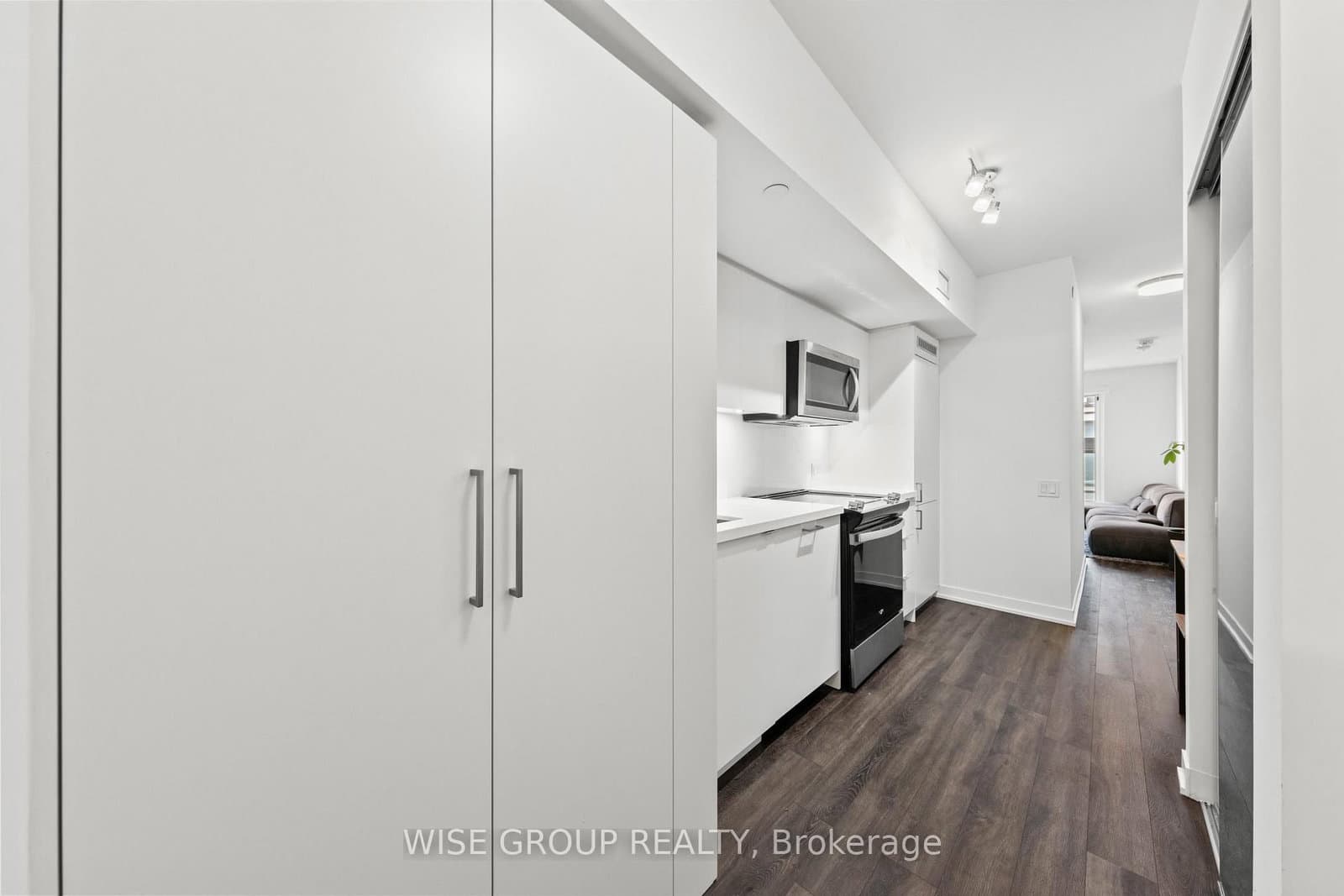 500 Wilson Avenue, Unit 915 - Image 5