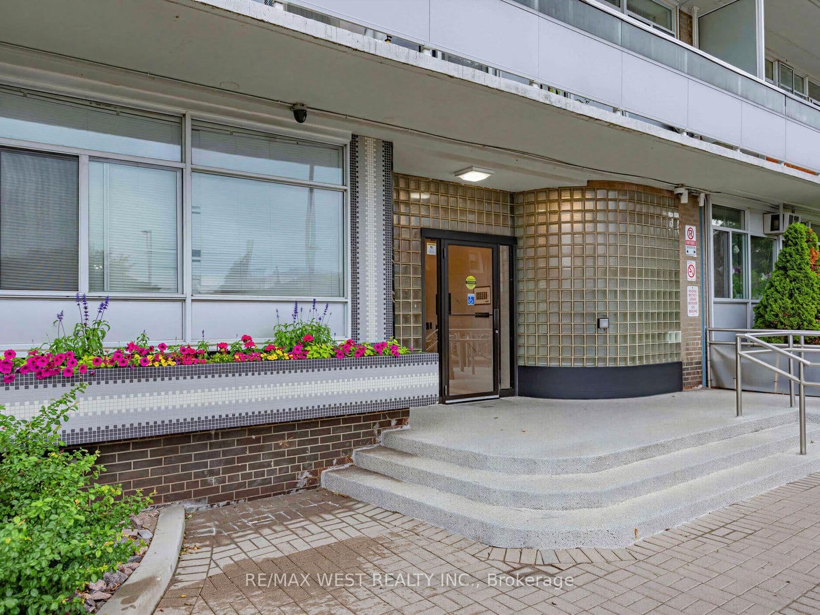 580 Christie Street, Unit 302 - Image 3
