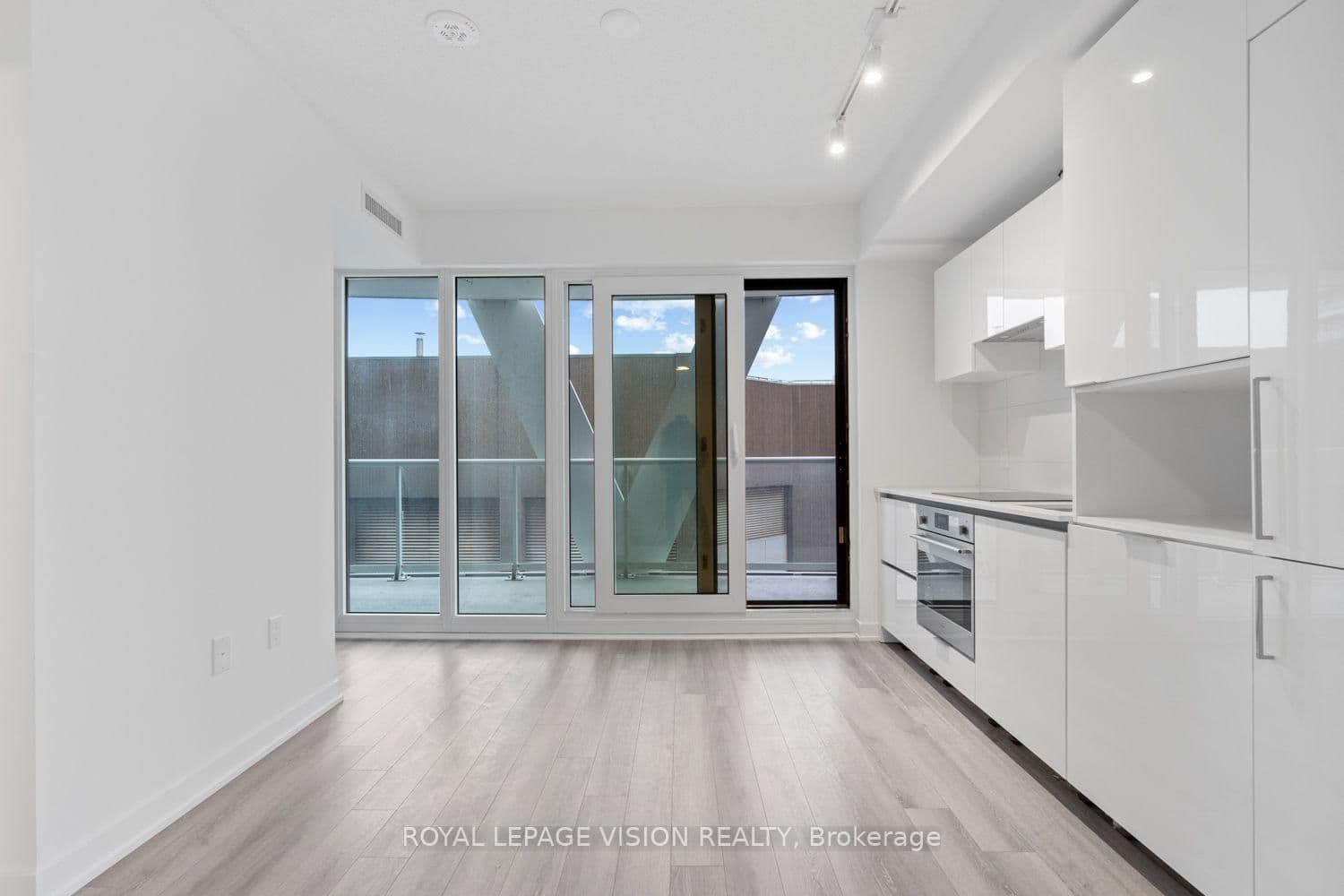 230 Simcoe Street, Unit 3113 - Image 4
