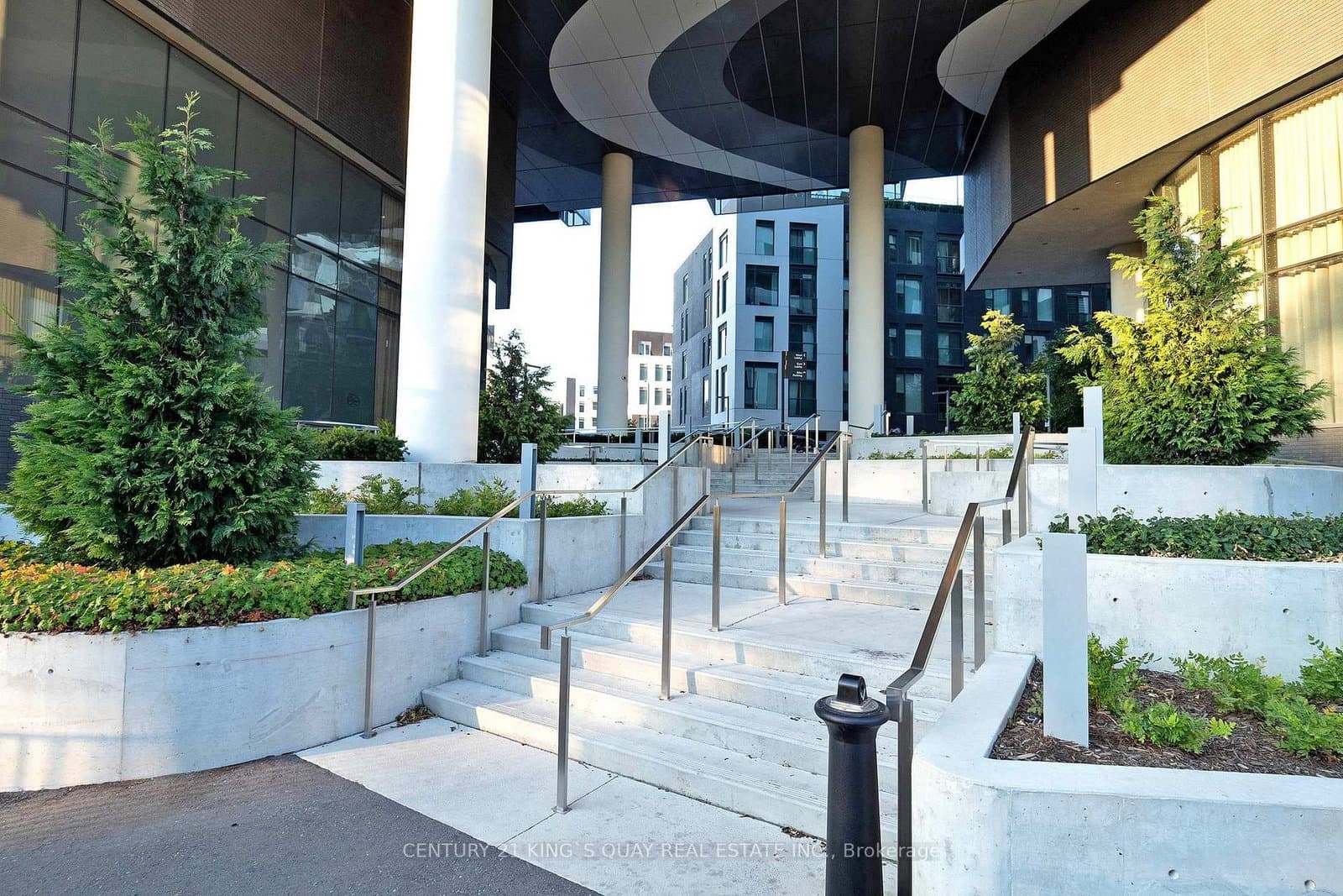 #1538 - 25 Adra Grado Way