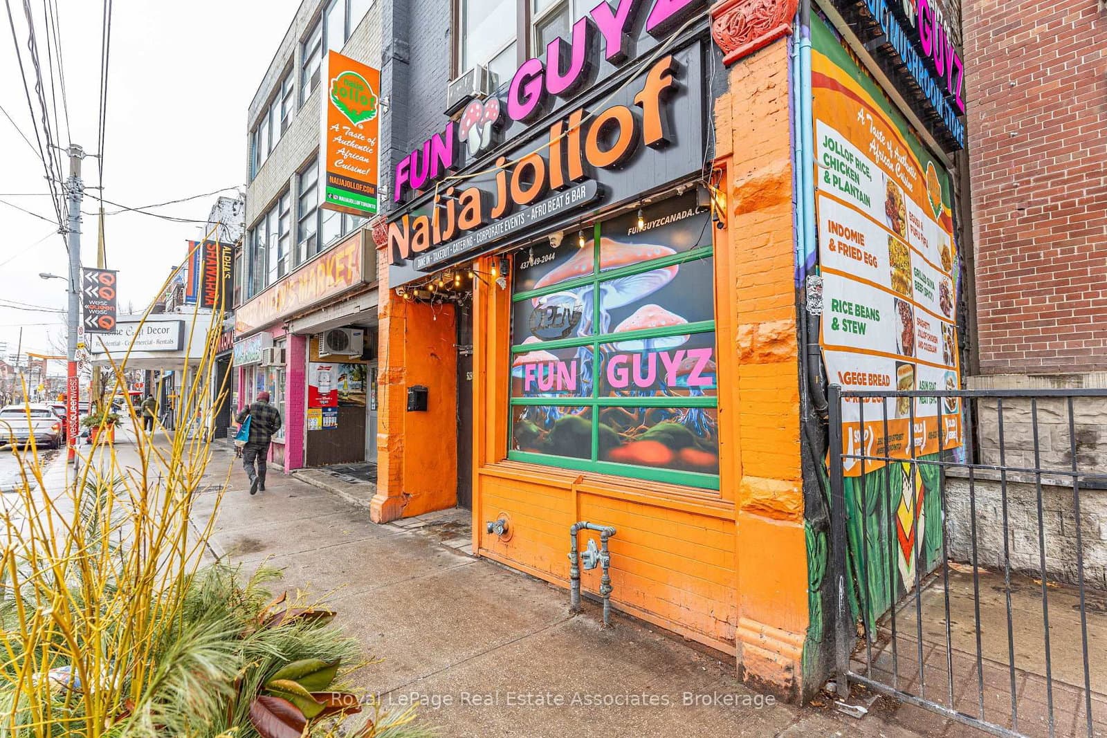 592 Queen Street W - Image 4