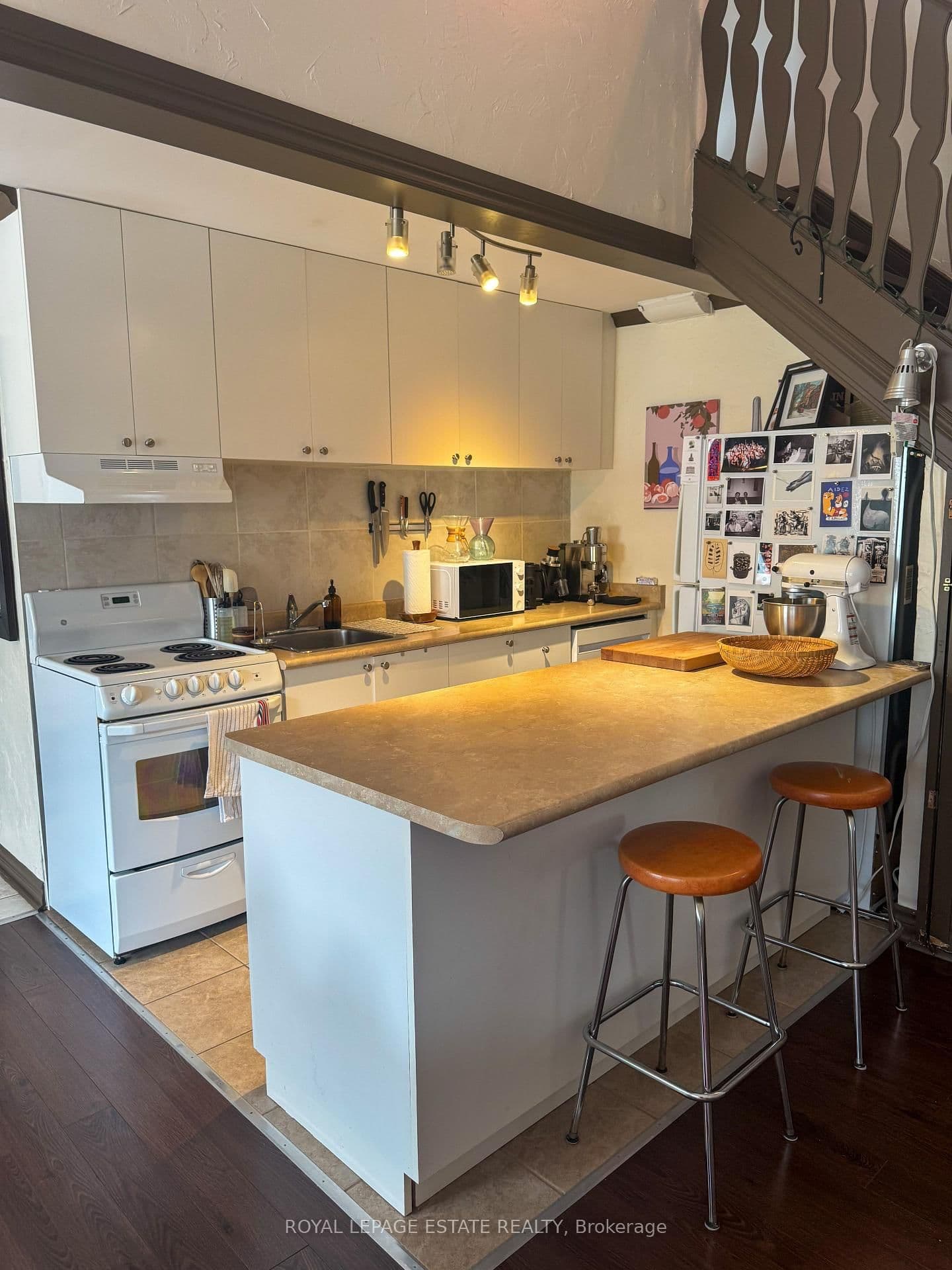325 Queen Street E, Unit 2D - Image 6