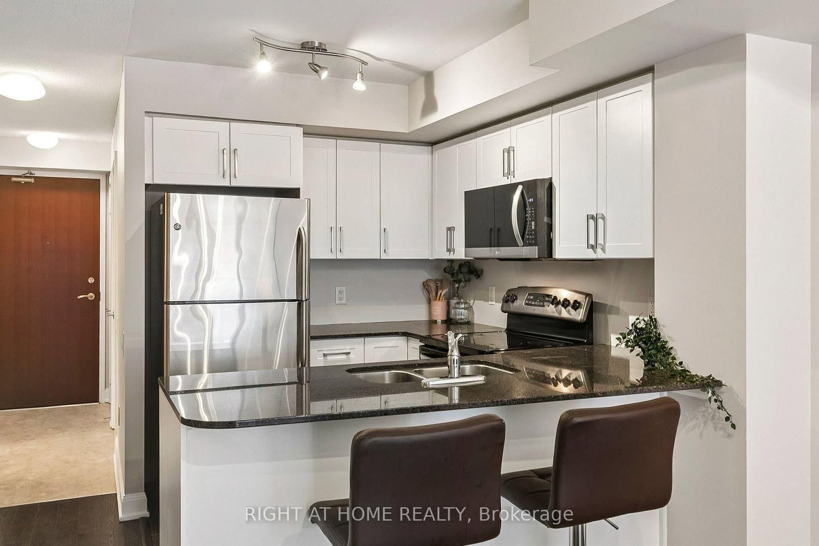 2181 Yonge Street, Unit 2804 - Image 4