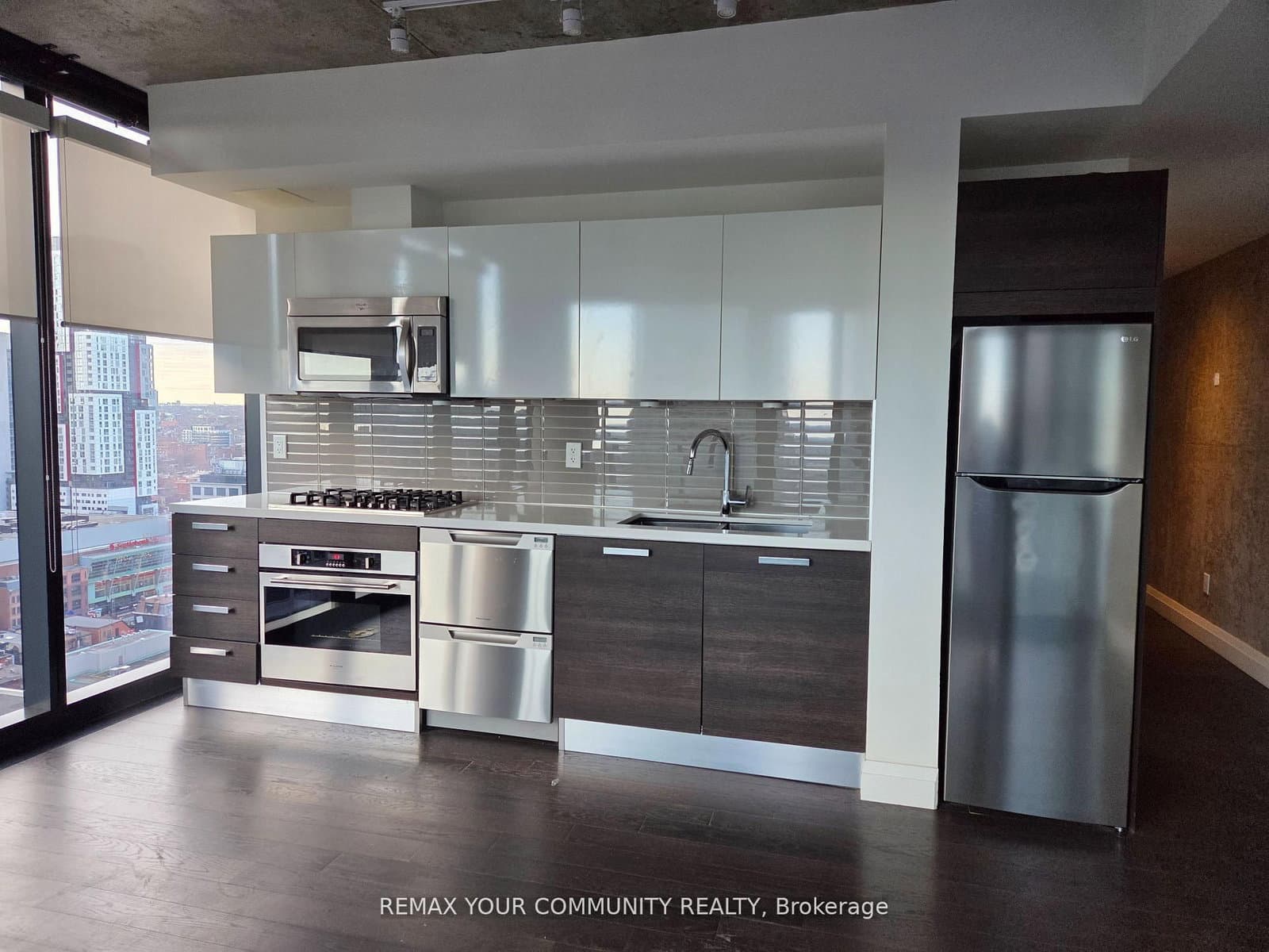 224 King Street W, Unit 2107 - Image 5
