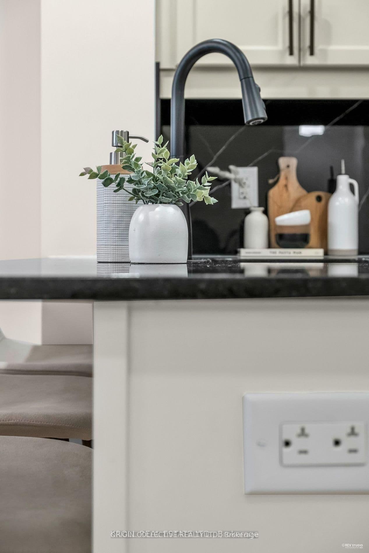 701 W Sheppard Avenue W, Unit 229 - Image 4