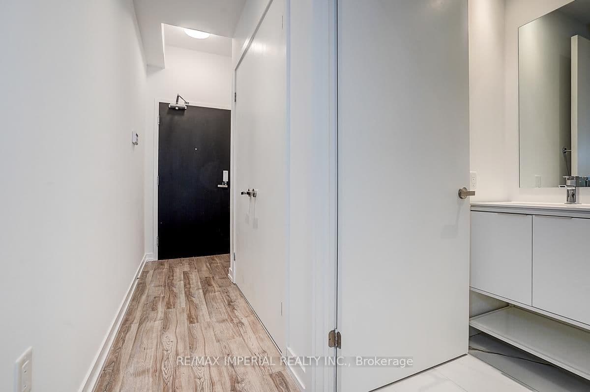 77 Shuter Street, Unit 710 - Image 3