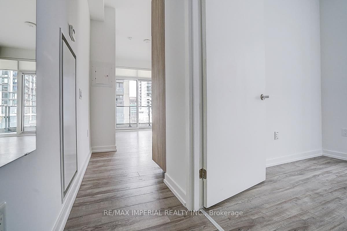 77 Shuter Street, Unit 710 - Image 6