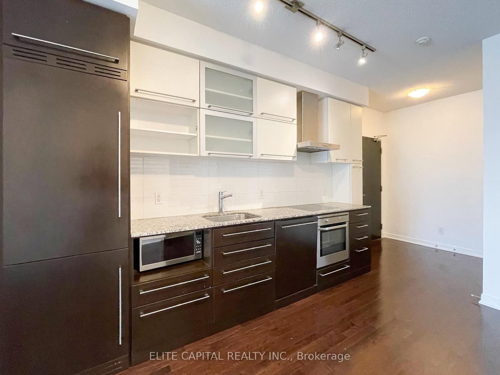 770 Bay Street, Unit 502 - Image 4