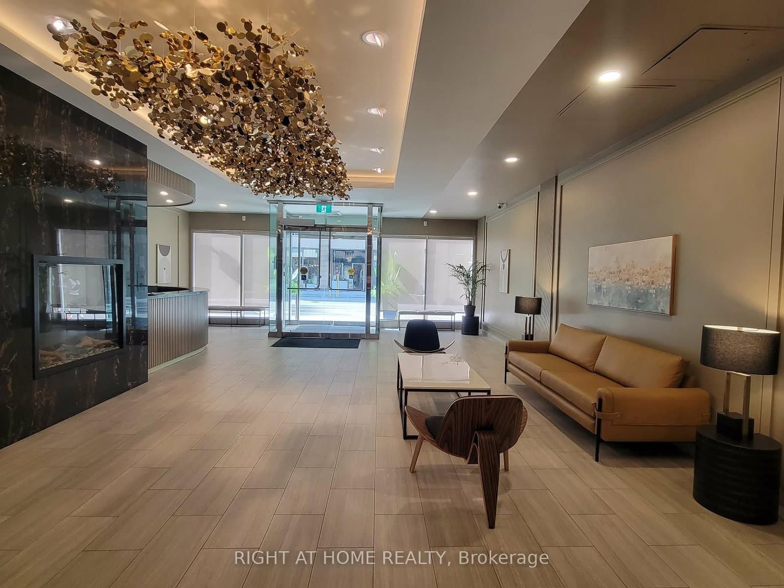 263 Wellington Street W, Unit 705 - Image 2
