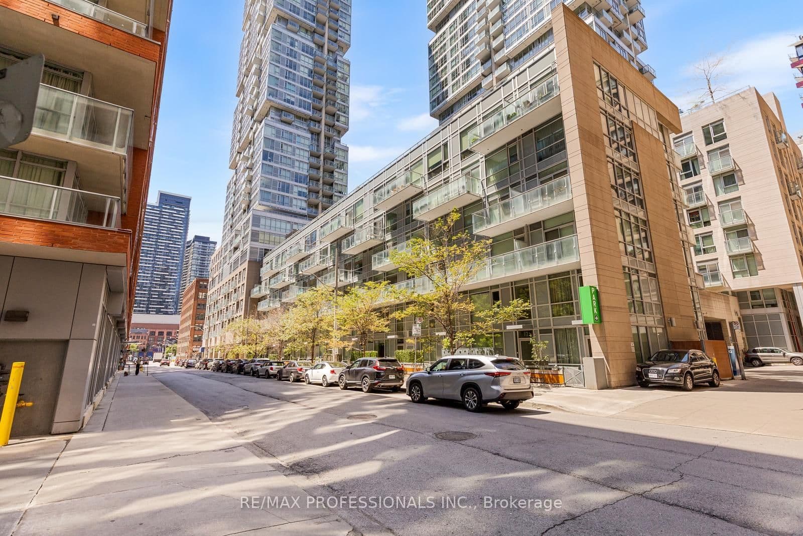#325 - 30 Nelson Street