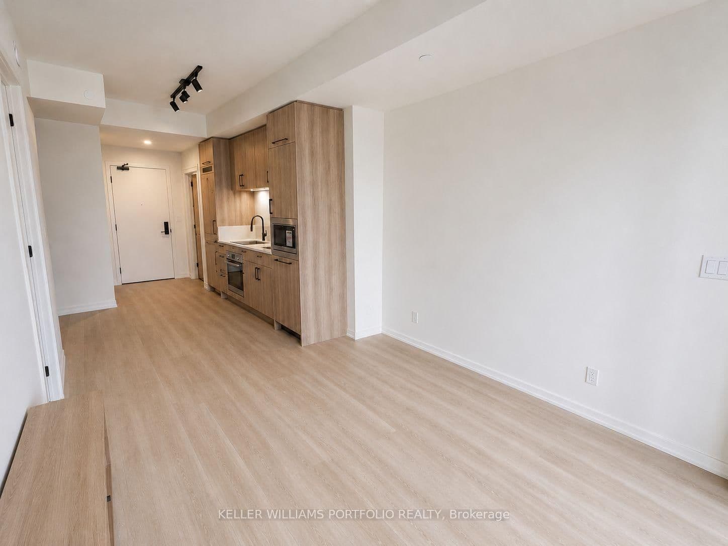 109 Erskine Avenue, Unit 1106 - Image 5