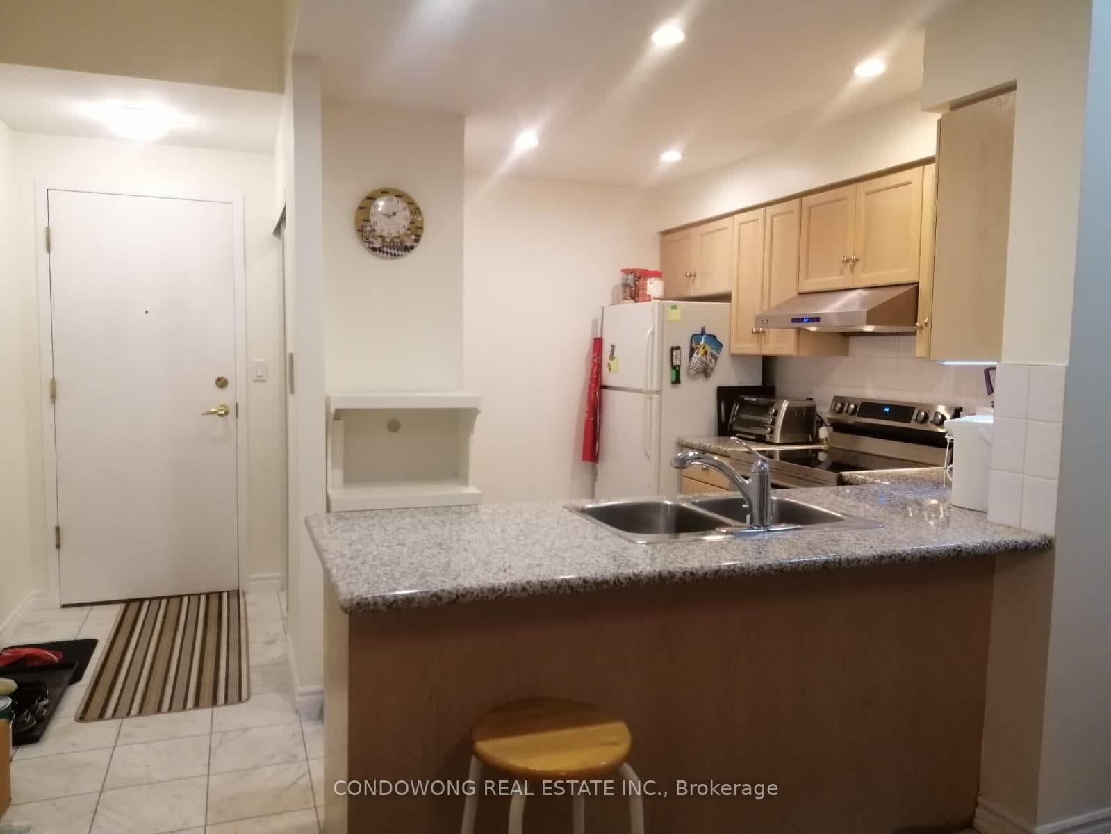 168 Simcoe Street, Unit 1118 - Image 2