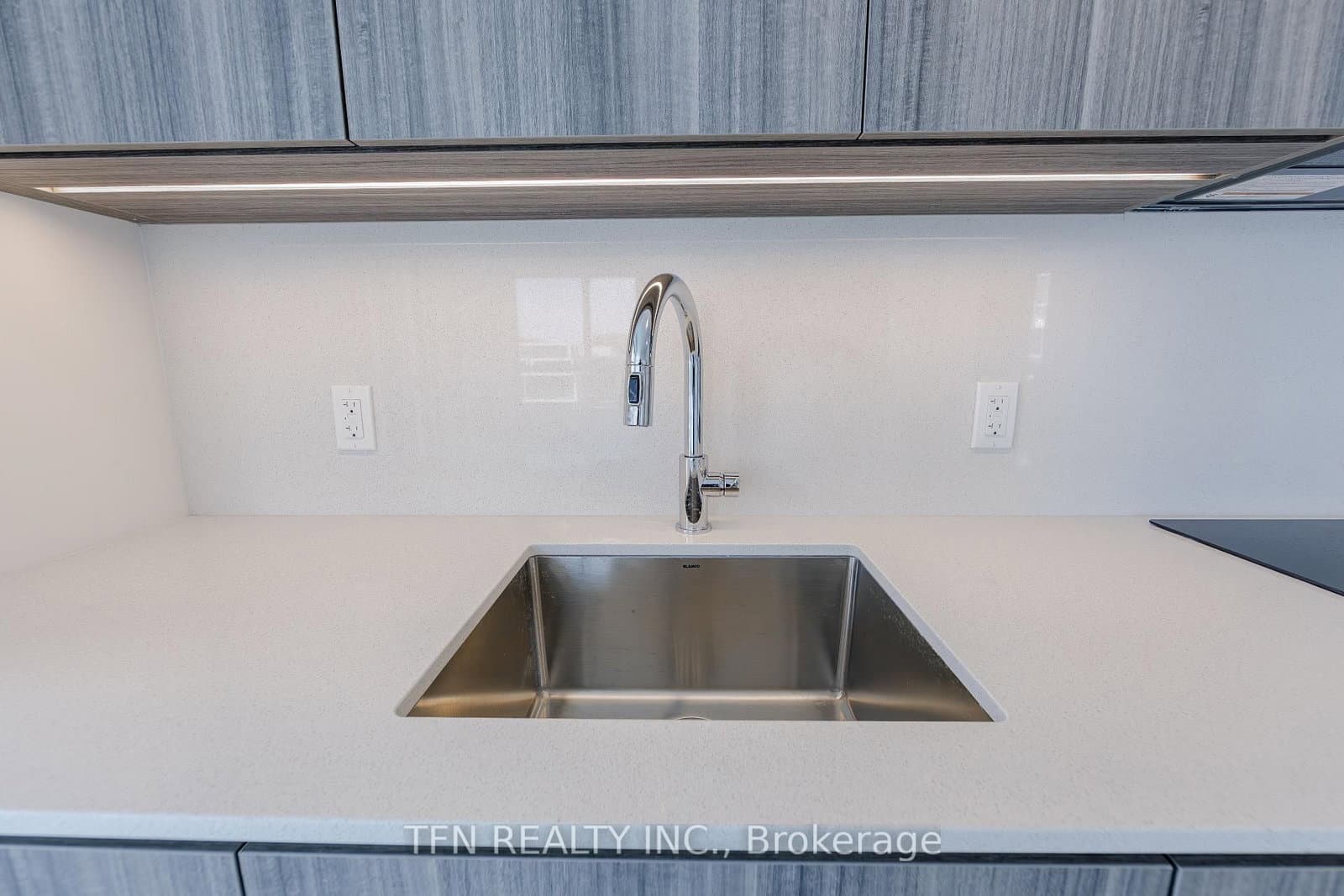 15 Richardson Street, Unit 1313 - Image 6