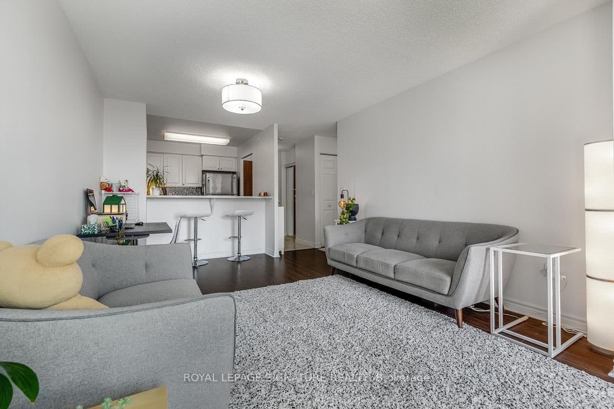 8 Pemberton Avenue, Unit UPH3 - Image 5