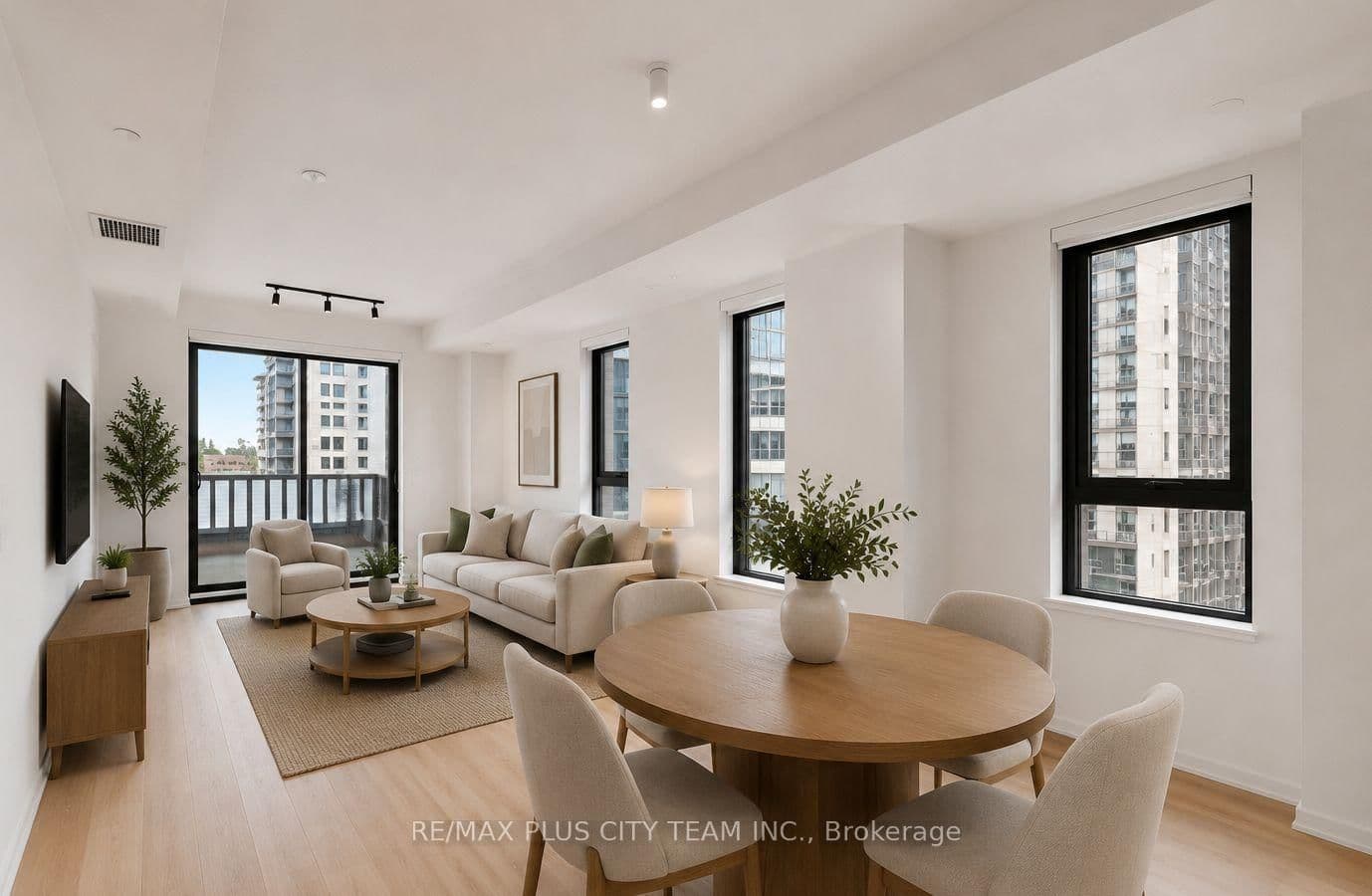 109 Erskine Avenue, Unit 509 - Image 4