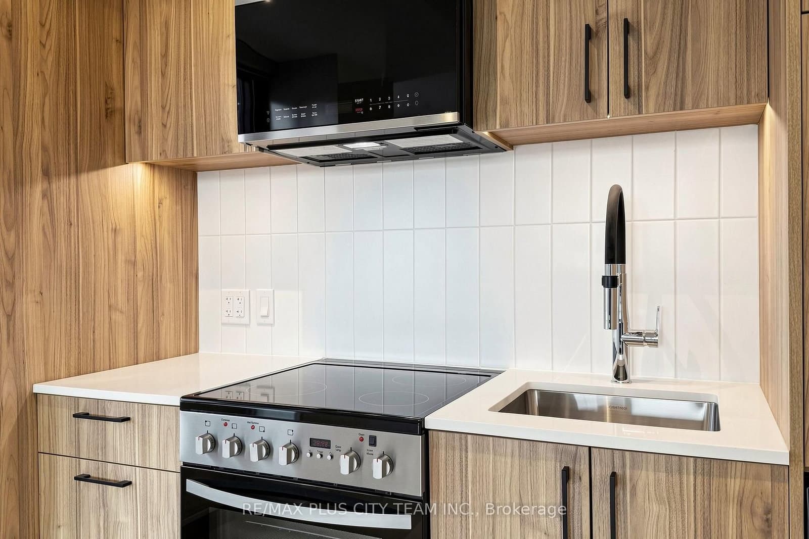 109 Erskine Avenue, Unit 509 - Image 6