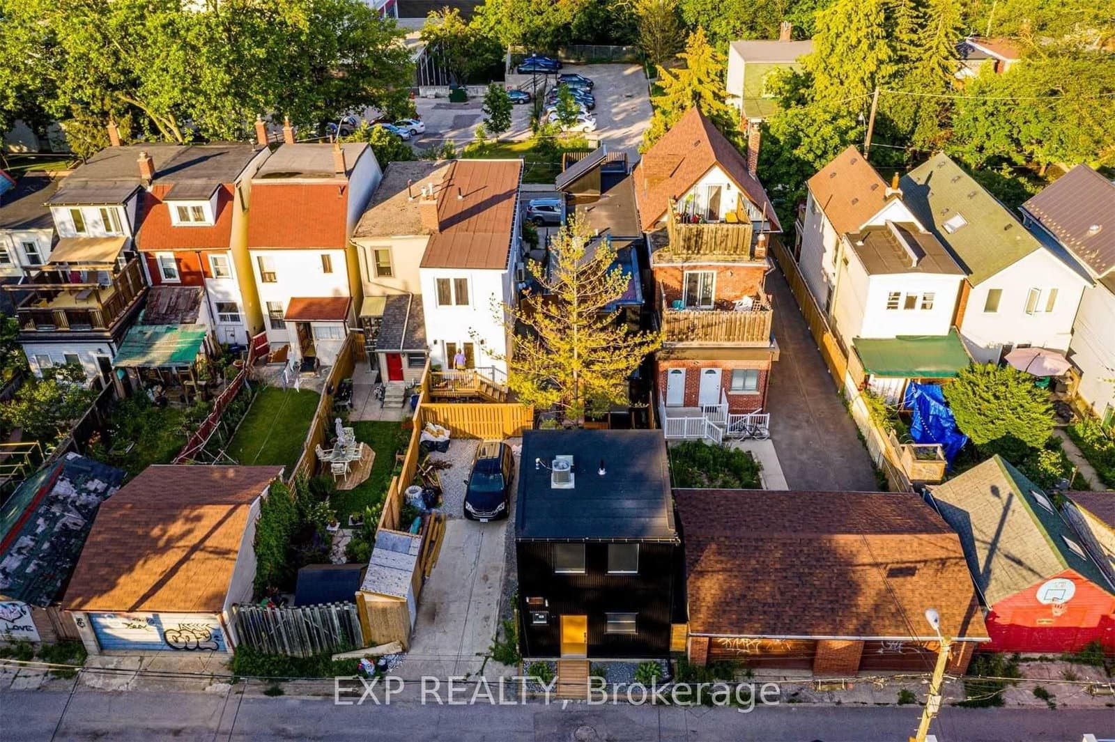 452 Montrose Avenue - Image 4