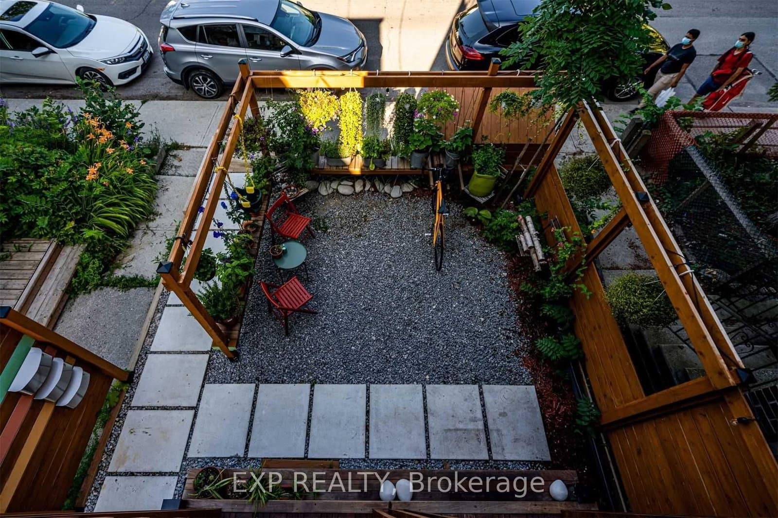 452 Montrose Avenue - Image 5