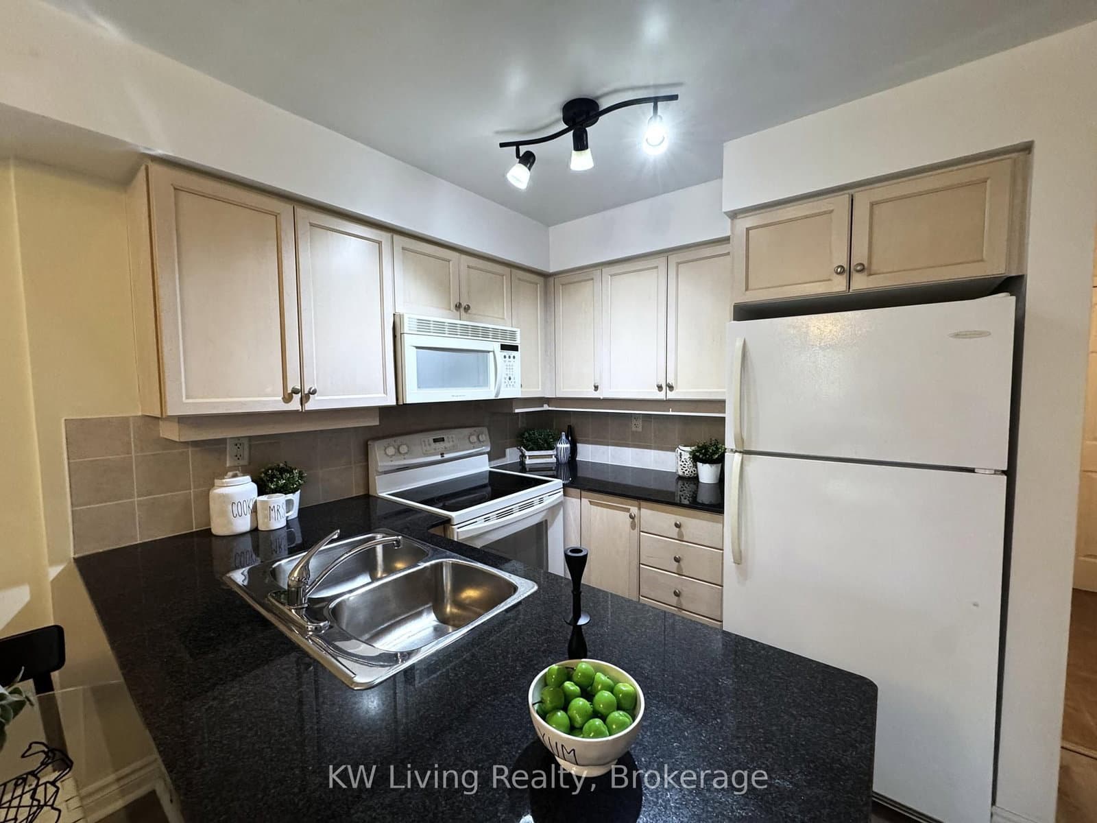 19 Barberry Place, Unit 204 - Image 6
