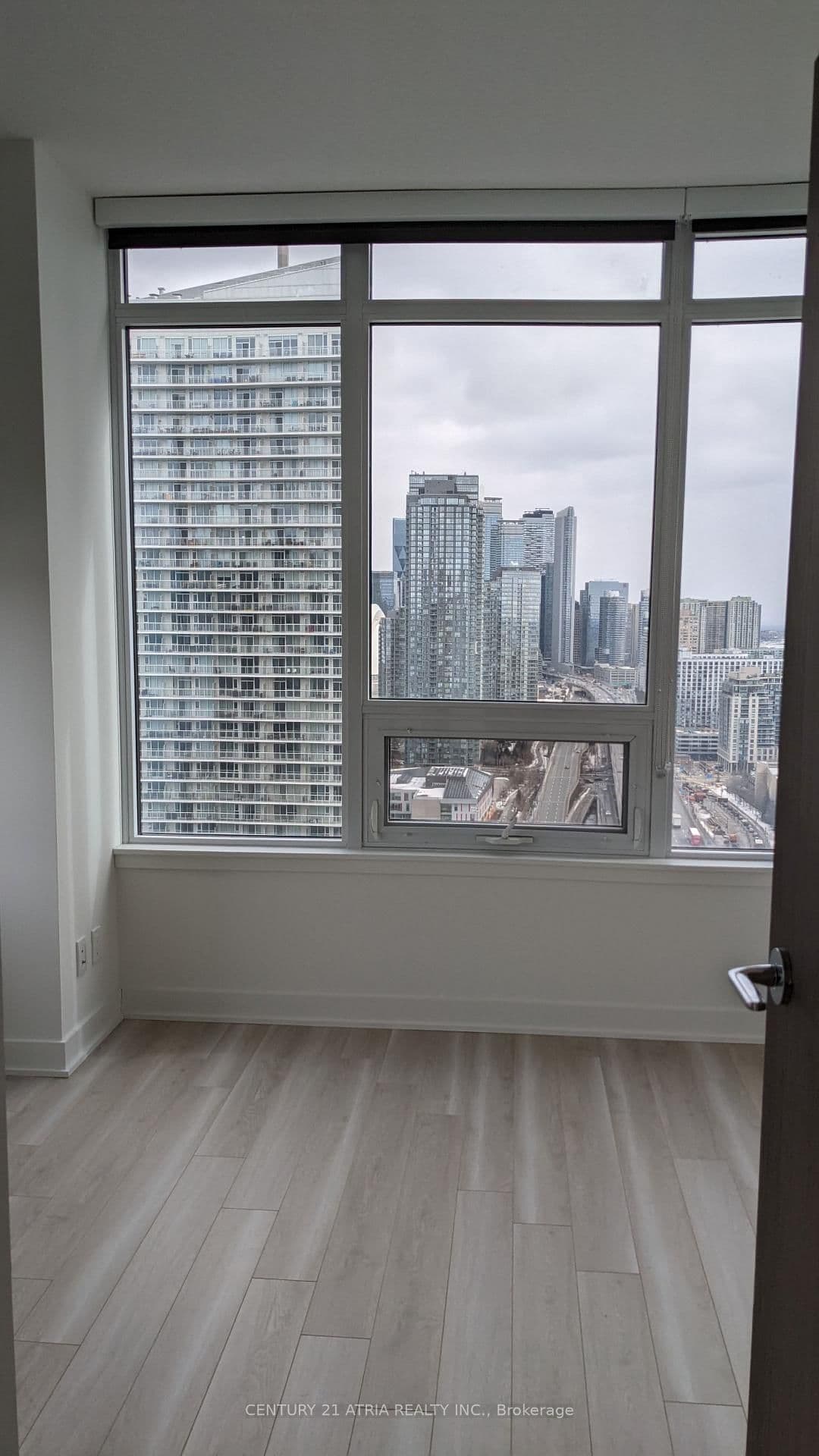 19 Bathurst Street, Unit 3306 - Image 4