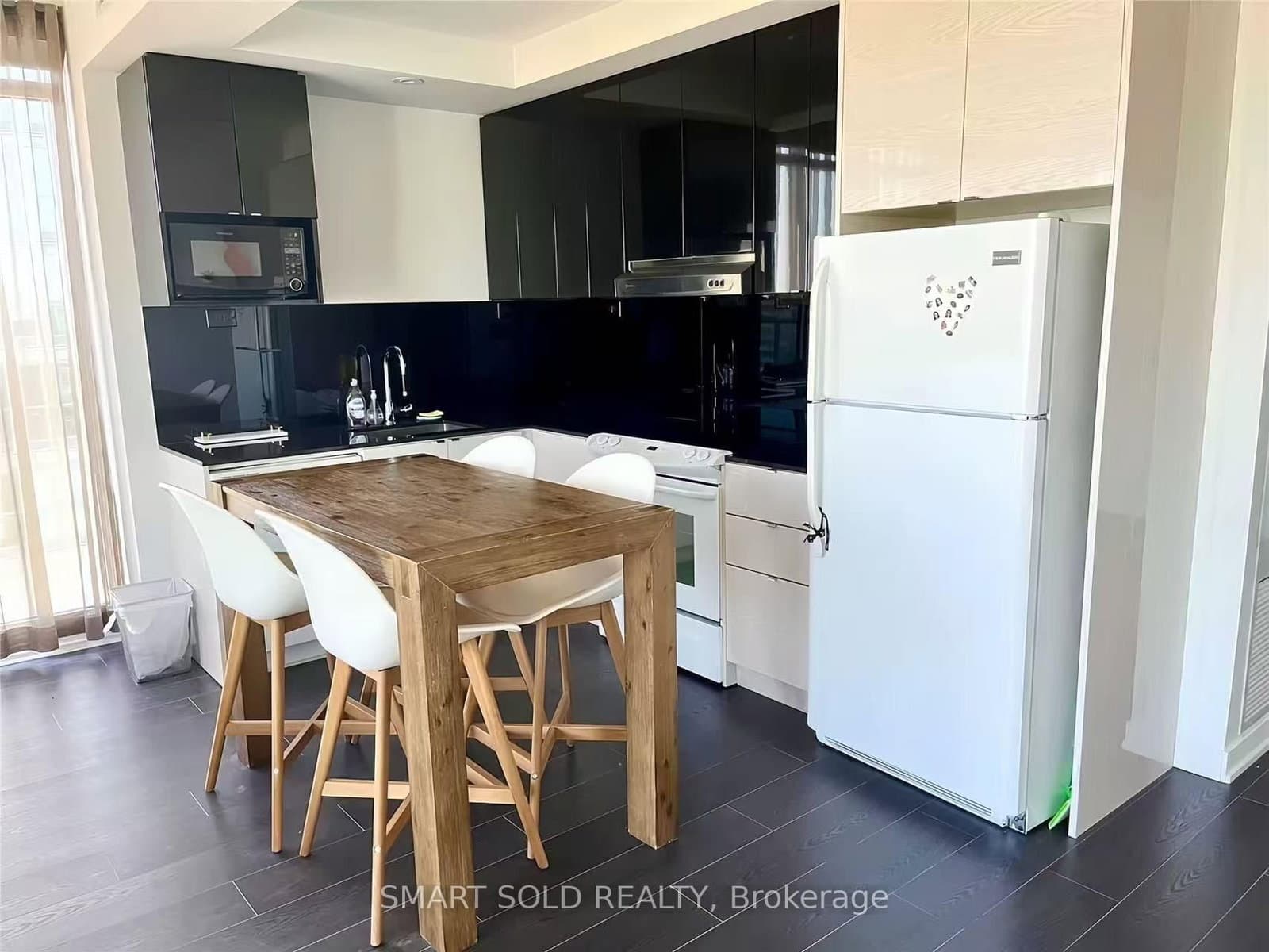 121 Mcmahon Drive, Unit 3208 - Image 5