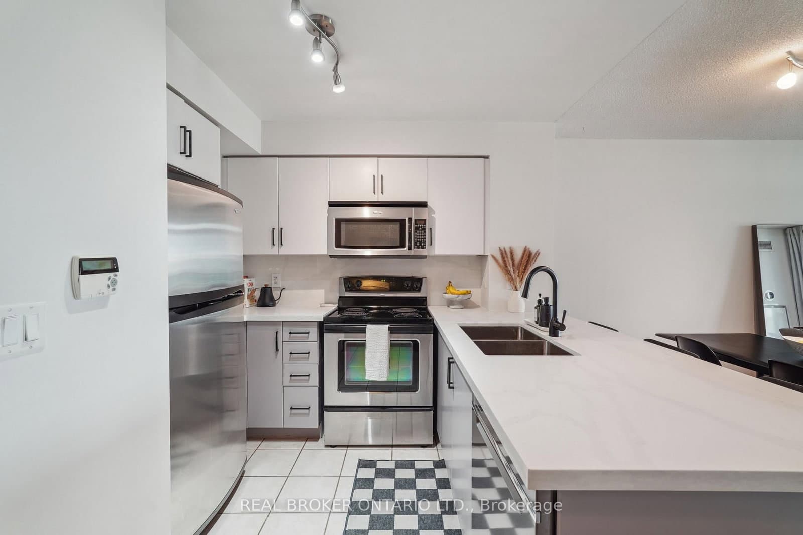231 Fort York Boulevard, Unit 615 - Image 6