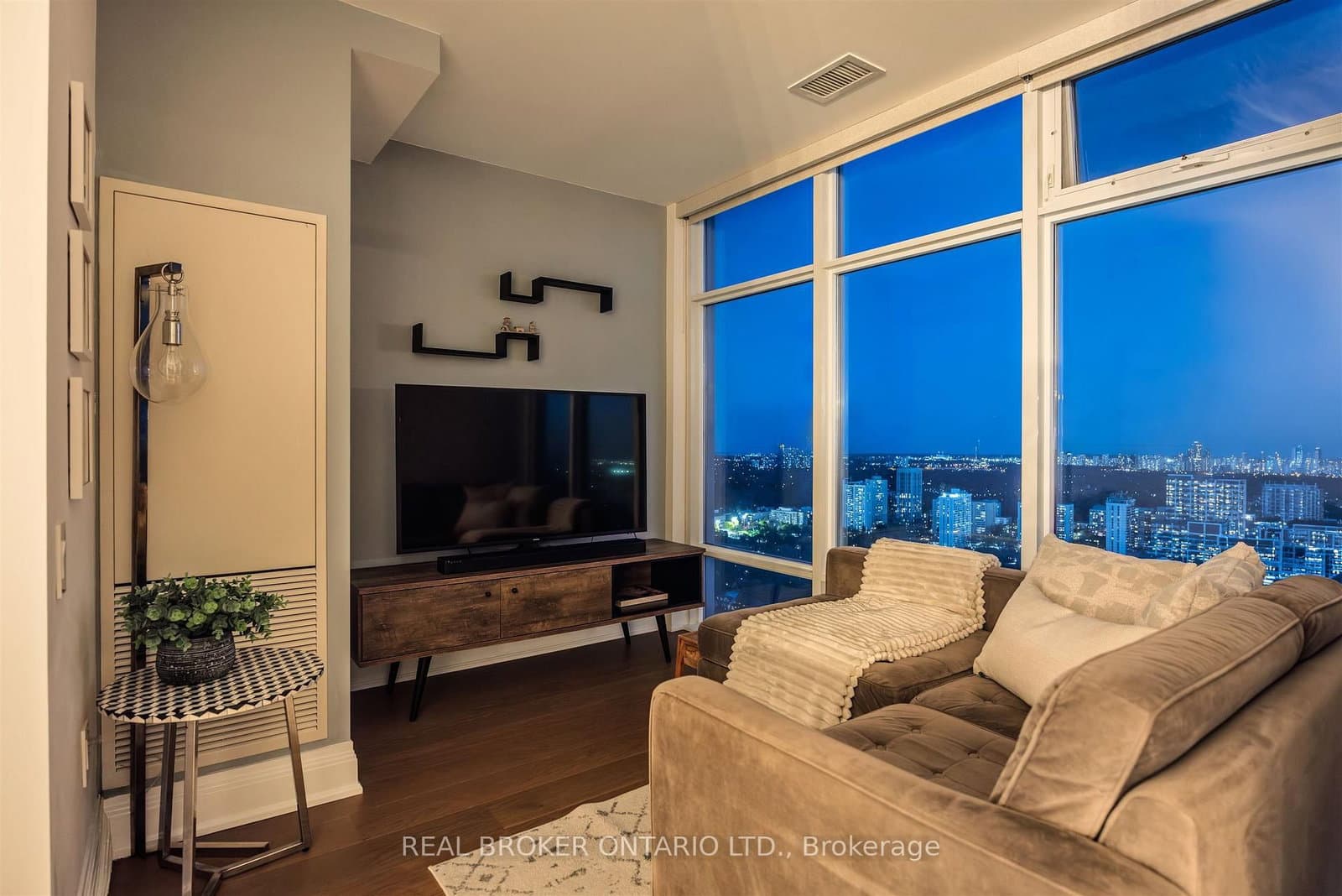 #4603 - 2191 Yonge Street
