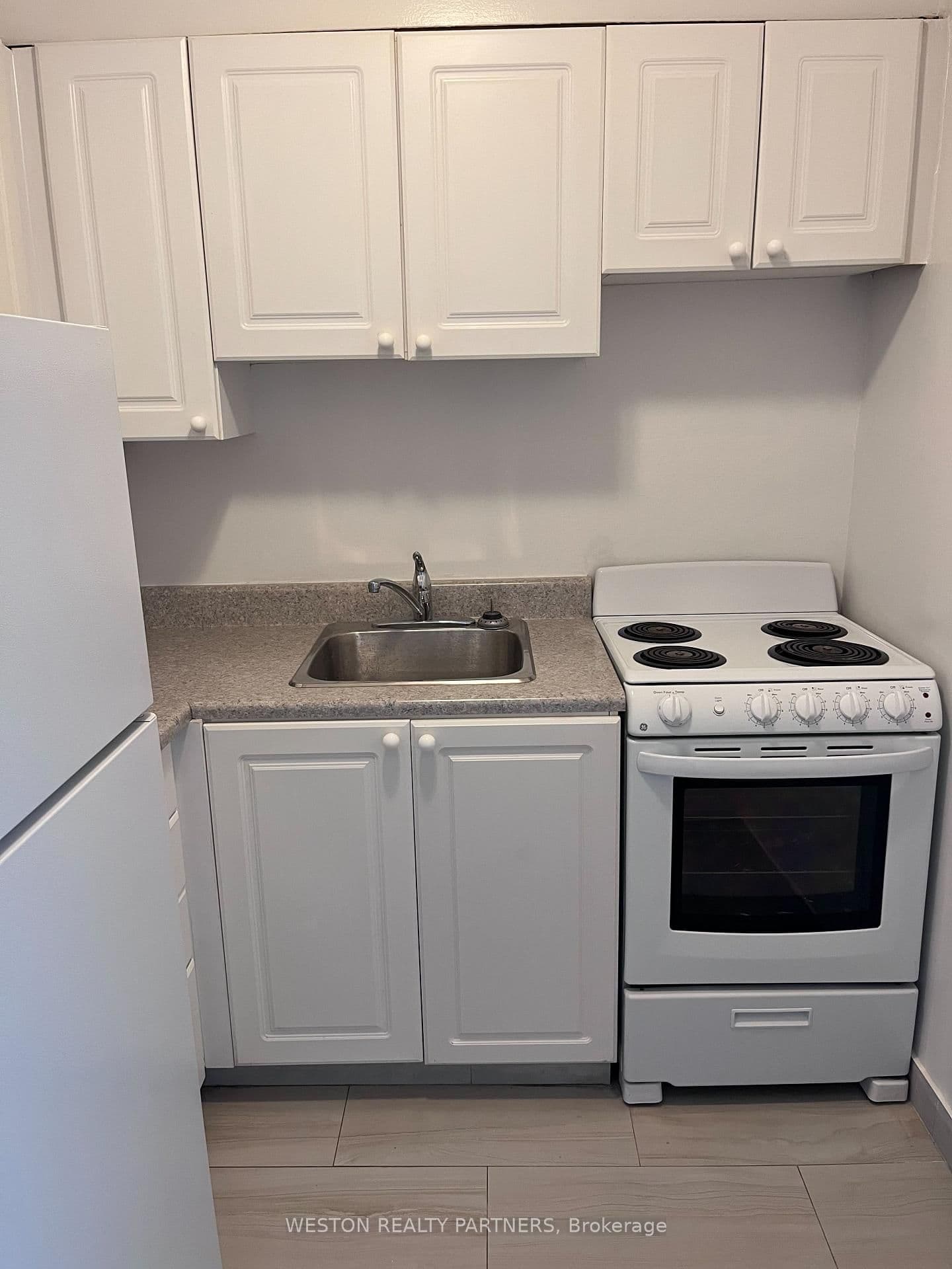 44 Walmer Road, Unit 204 - Image 3