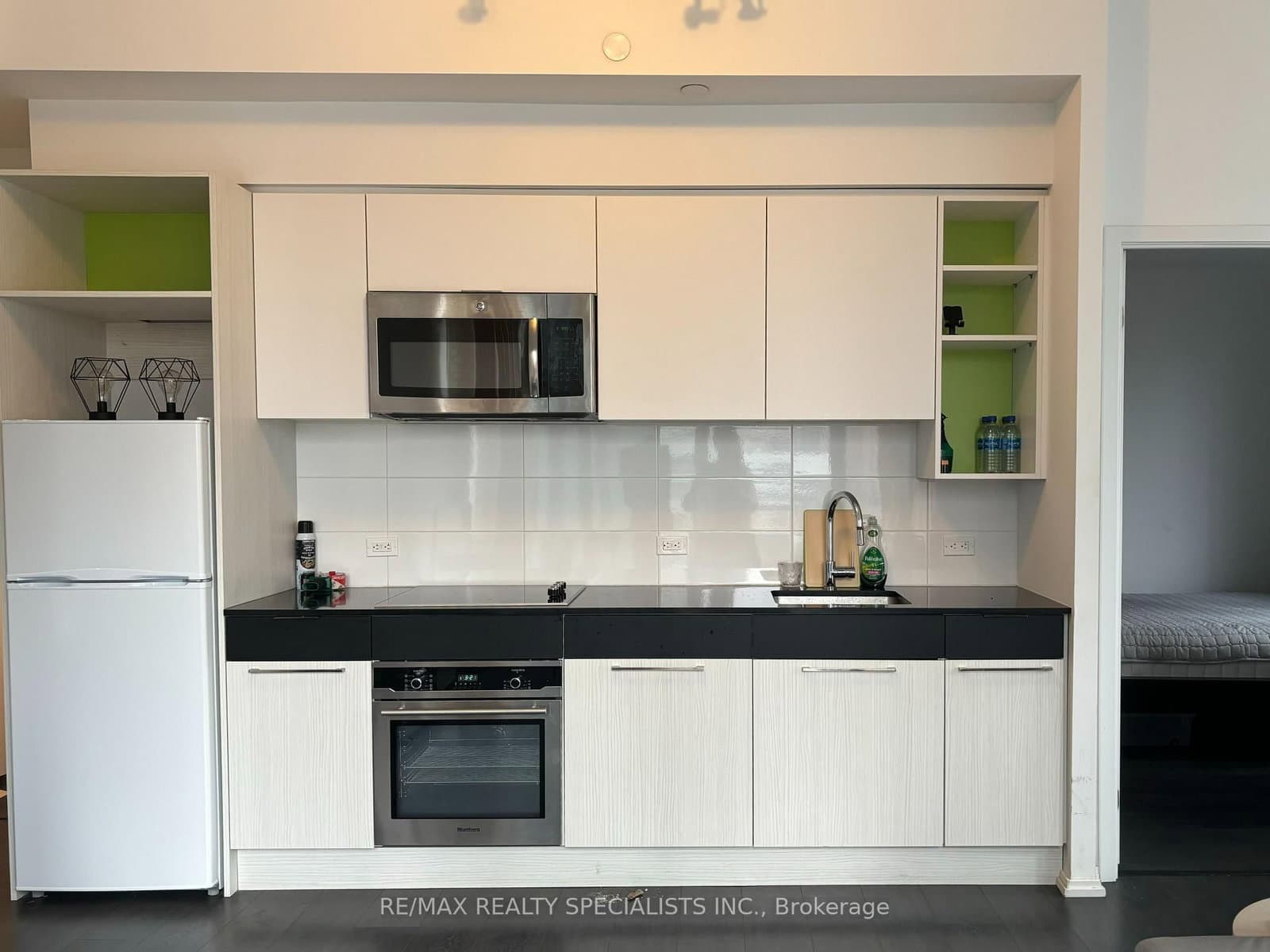 68 Shuter Street, Unit 905 - Image 4