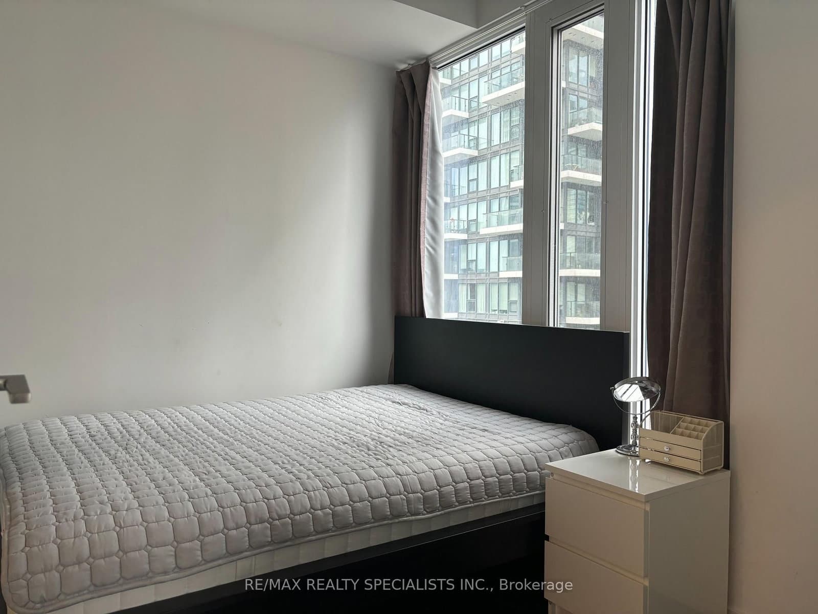 68 Shuter Street, Unit 905 - Image 5