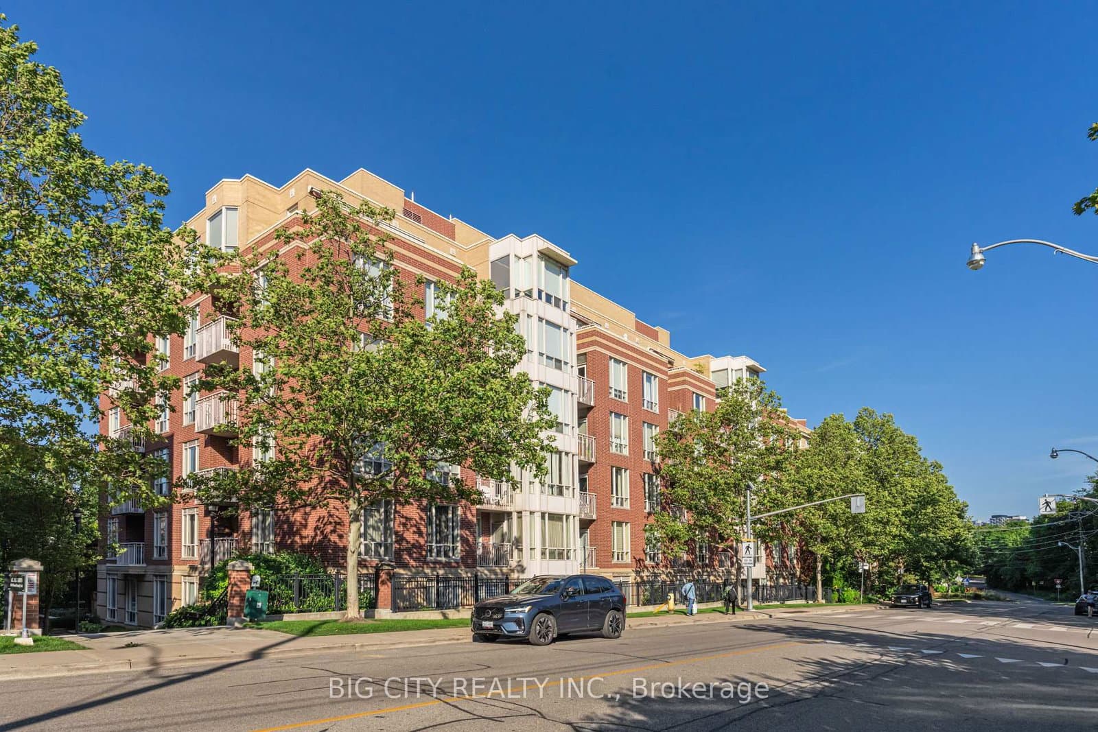 #412 - 455 Rosewell Avenue