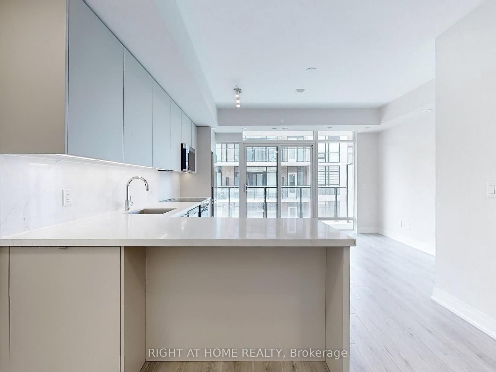 851 Sheppard Avenue W, Unit 30 - Image 6