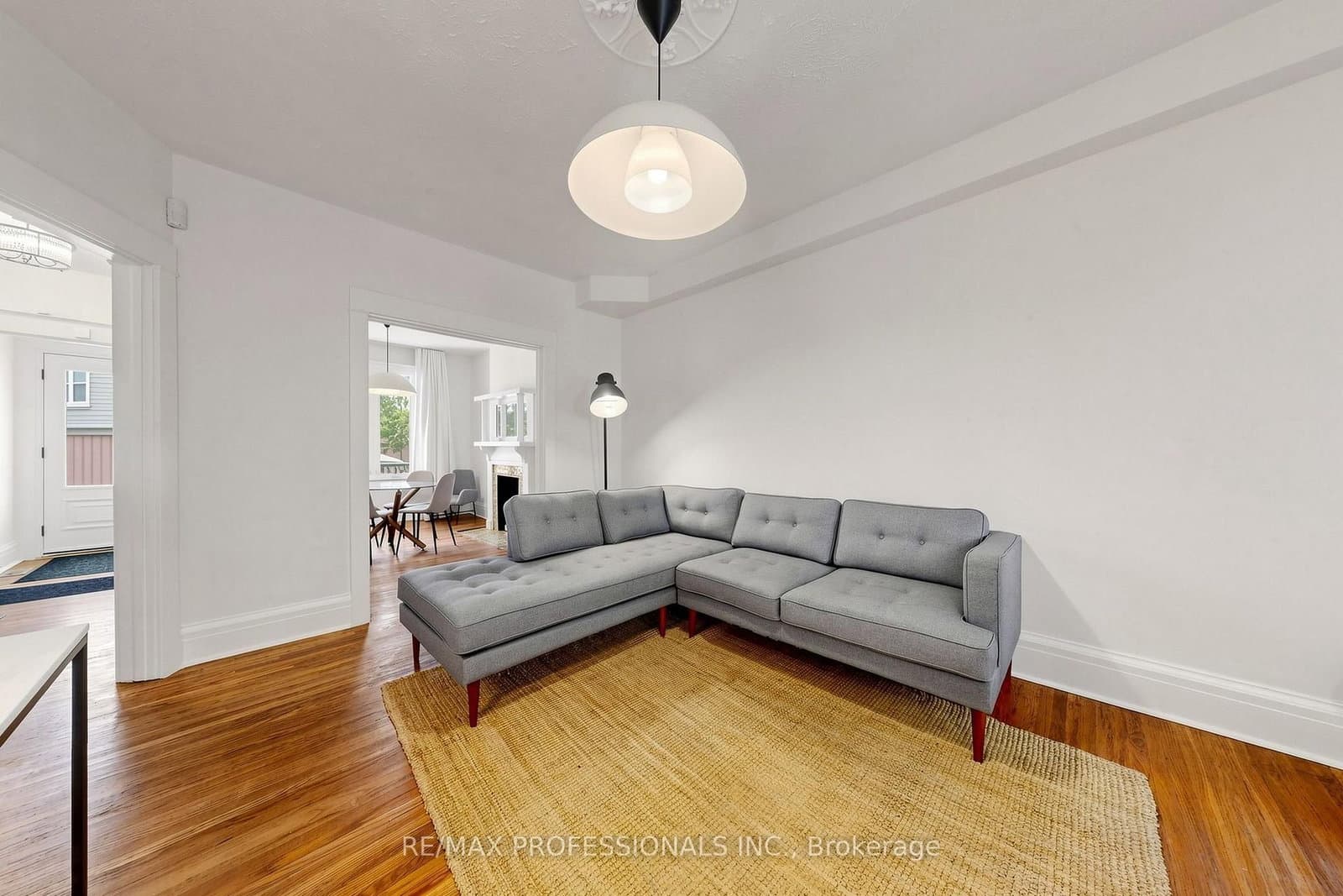 368 Howland Avenue - Image 3