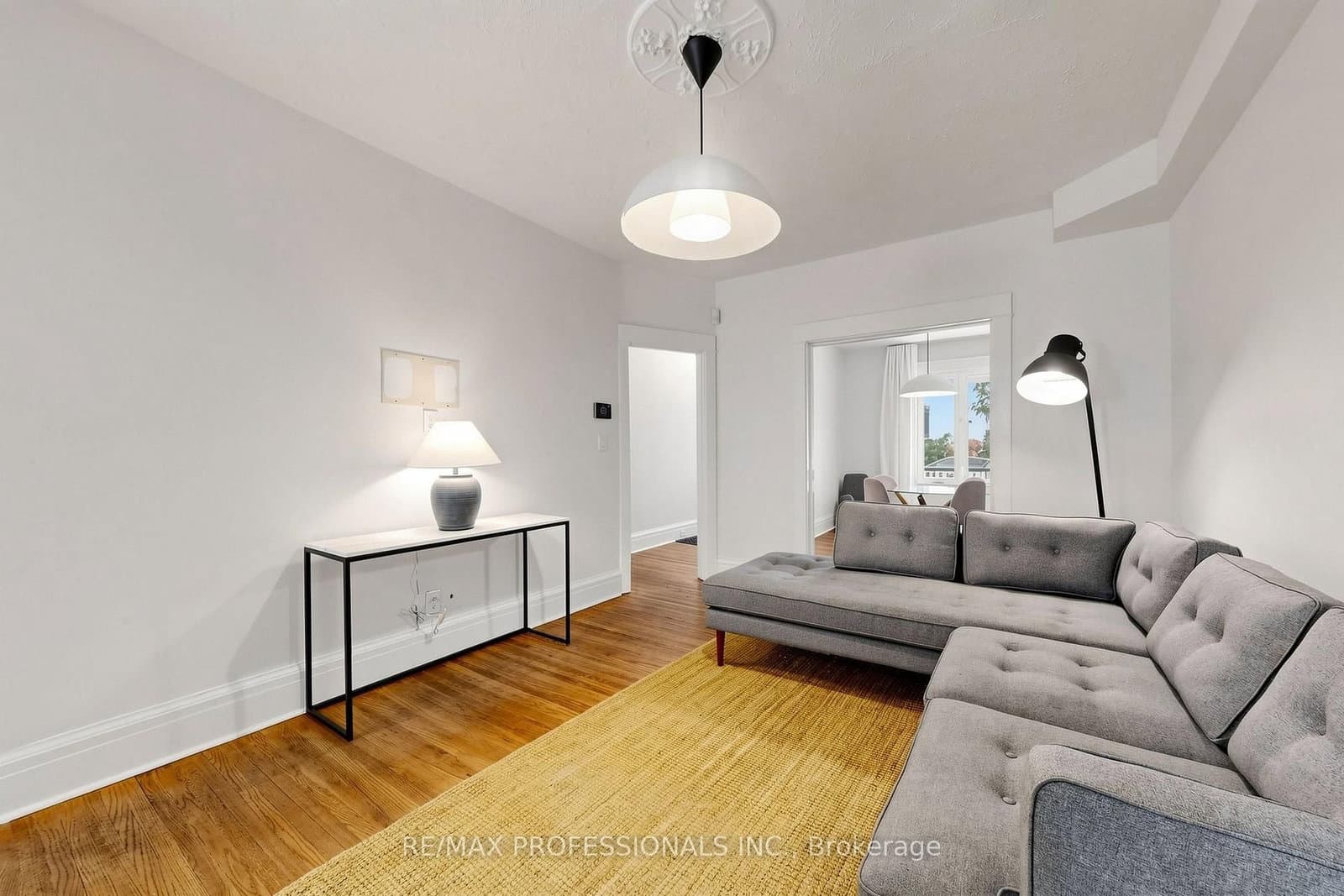 368 Howland Avenue - Image 4