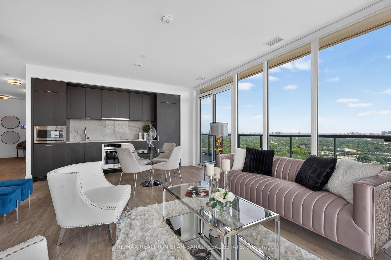 10 INN ON THE PARK Drive, Unit 3104 - Image 5