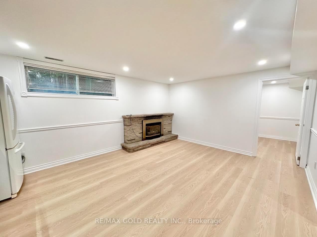 41 Fleetwell Court, Unit Bsmt - Image 2